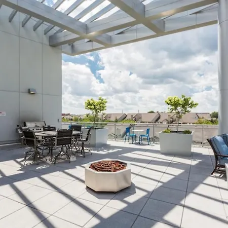 Spooky Low Rate!! Downtown With Free Parking Apartamento